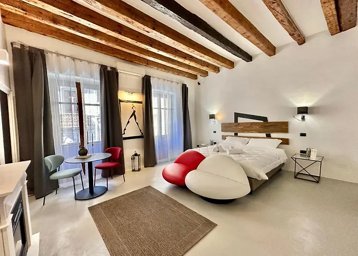 C&O Savoia Deluxe Rooms Cagliari